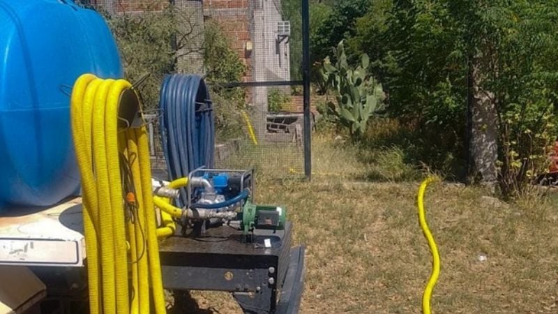 Camiones cisterna gratuitos para asistir a barrios afectados