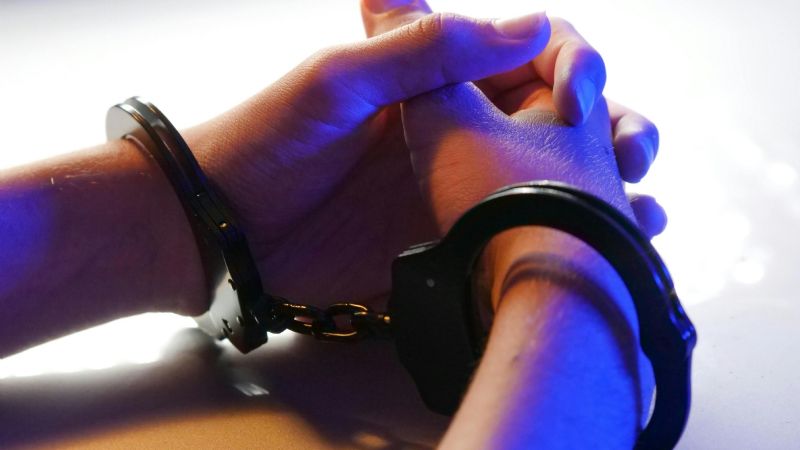 Detienen a mujer sospechada de robo en la zona este de la Capital