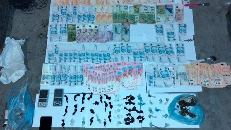 Secuestraron droga, más de medio millón de pesos y detuvieron a un joven