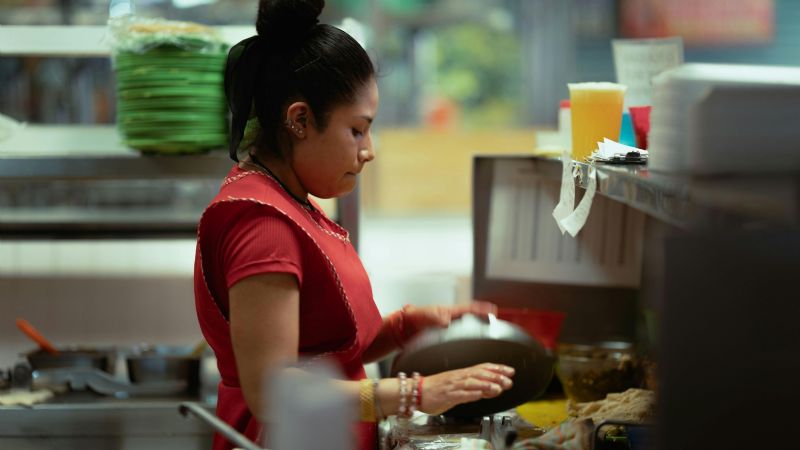 Vuelve a abrir el Comedor Universitario con precios de "otro planeta"