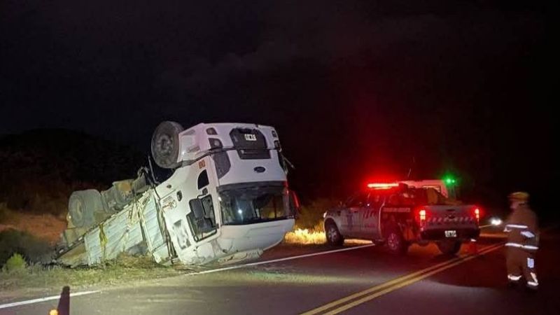 Volcó un camión con cilindros de gas