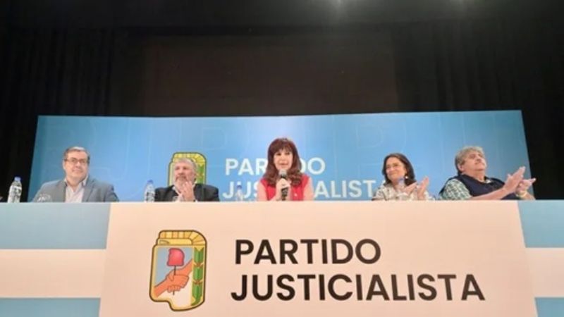 Cristina pone presión a gobernadores y llama a Consejo del PJ para rechazar el DNU