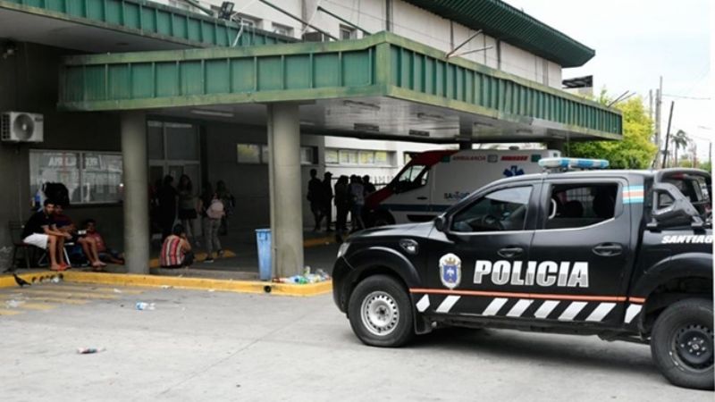 Un hombre acuchilló en el pecho a su propio hijo de 19 años y fue detenido