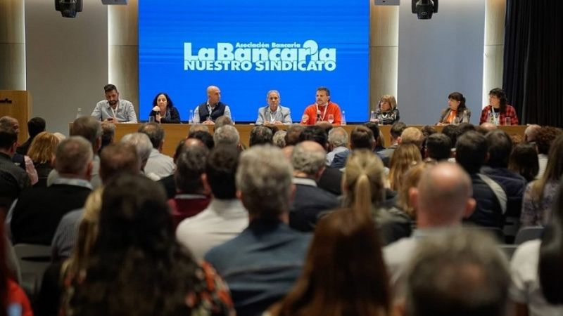 En Aerolíneas Argentinas piden corregir el retraso salarial