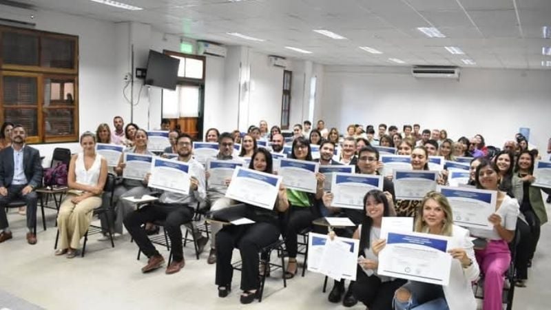 Entregaron de certificados de la Diplomatura en IA, Tecnología y Derecho