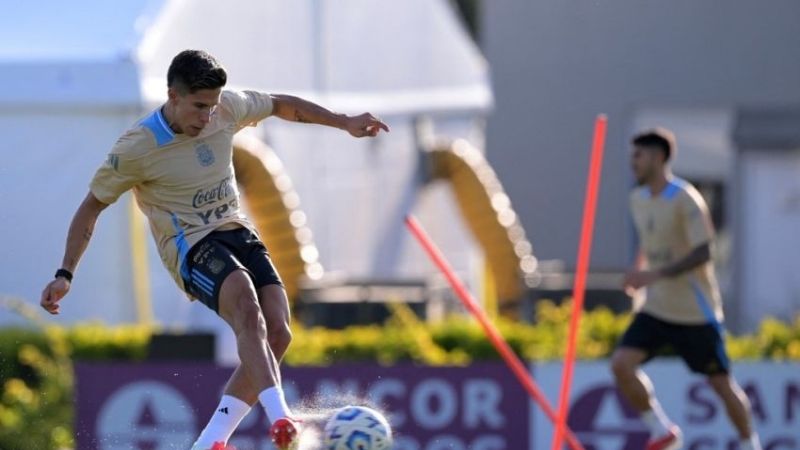 Almada y Simeone, los nuevos de la “Scaloneta”