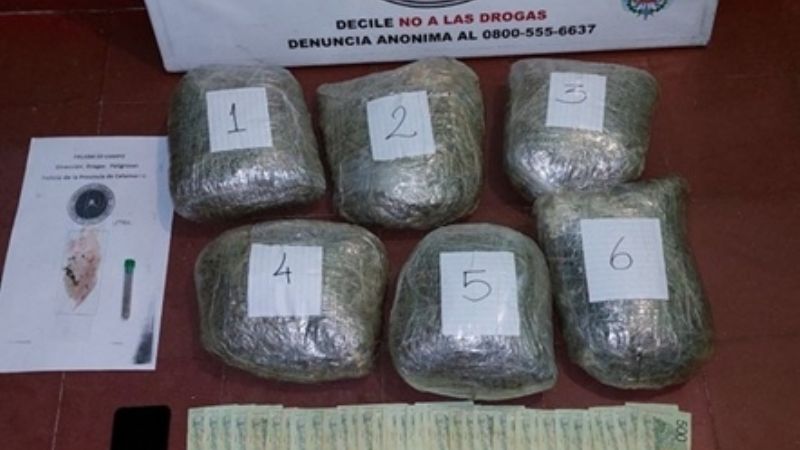 Encuentran 8 kilos marihuana en contenedores de basura