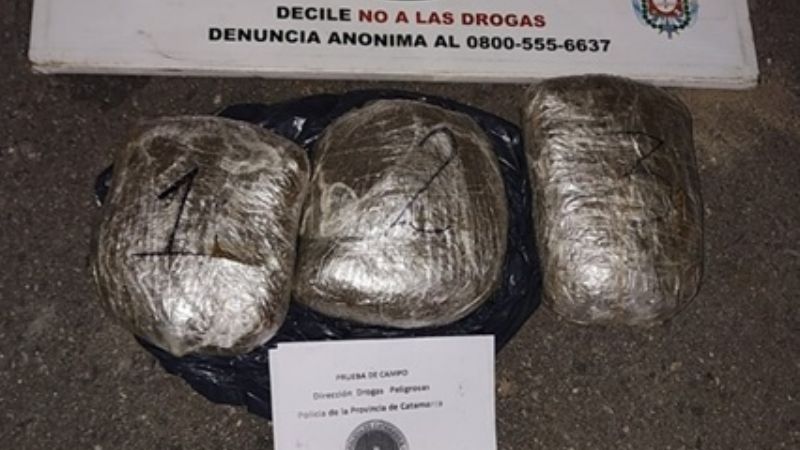 Encuentran 8 kilos marihuana en contenedores de basura