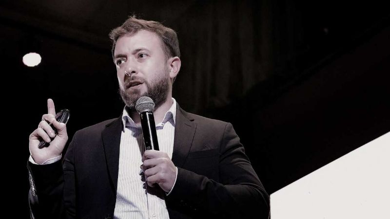 Agustín Laje acusado de cobrar 50 mil dólares por el video del Día de la Memoria