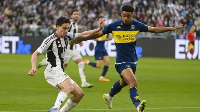 Genoa perdió estrenando la camiseta de Boca