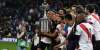 GALLARDO y su trofeo más preciado: la Copa Libertadores que le ganó a Boca en Madrid 