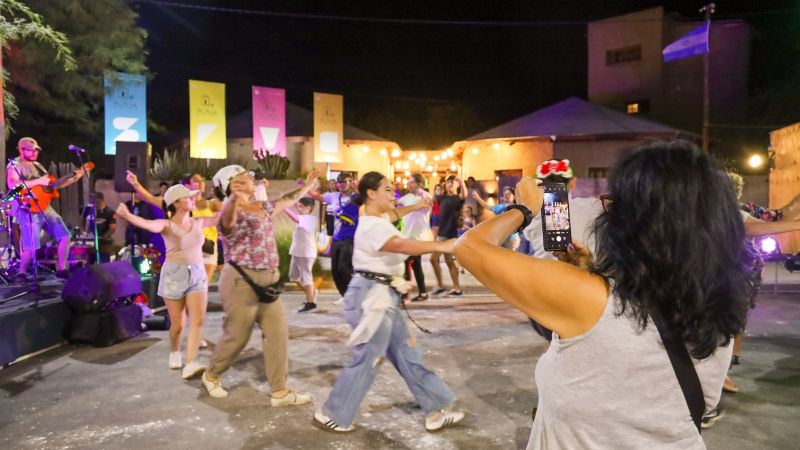 En todo el verano, los turistas en la Capital pernoctaron casi 4 noches