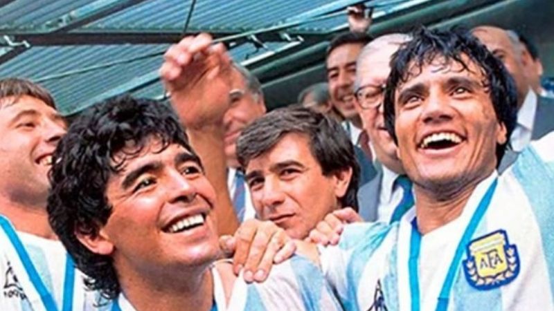 El “Negro” Enrique apoya a los jubilados