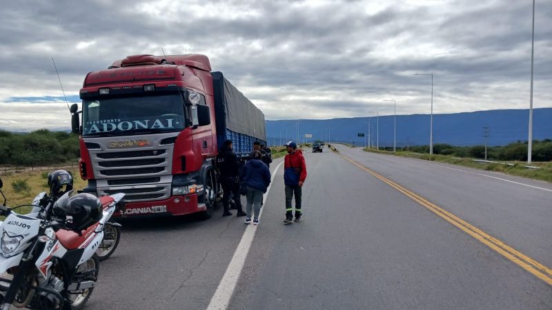 Chocaron dos camiones en la Circunvalación