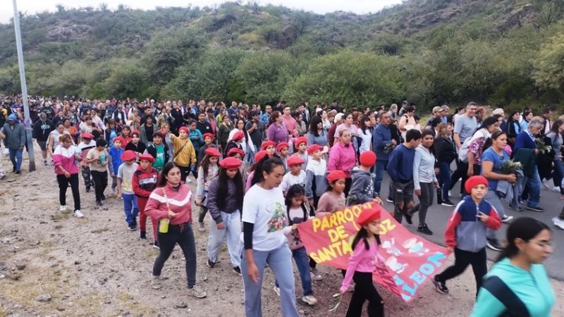 Una multitud de fieles peregrinó dando inicio a la Semana Santa