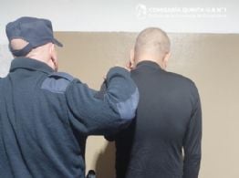 Hirió con un cuchillo a un policía cuando fueron a detenerlo por violencia intrafamiliar