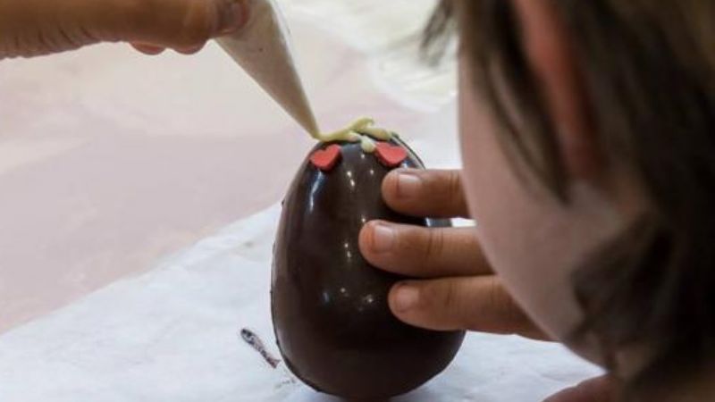 Entretenida propuesta para que los chicos elaboren sus huevos de Pascua