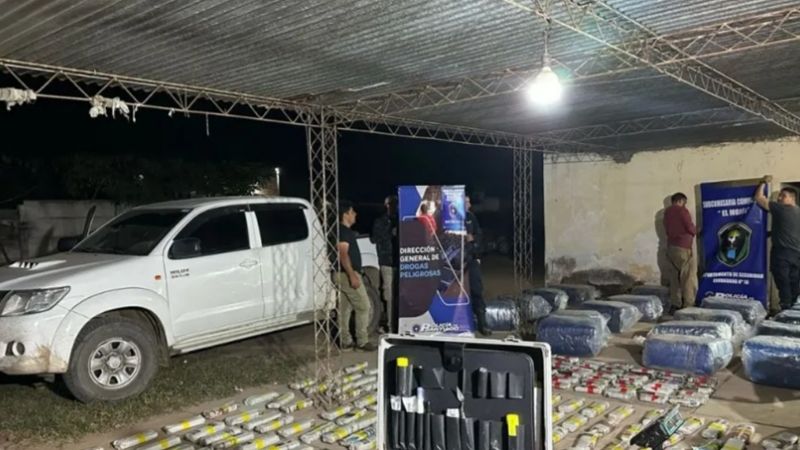 Persecución, huida y un cargamento millonario: secuestran 680 kilos de hoja de coca