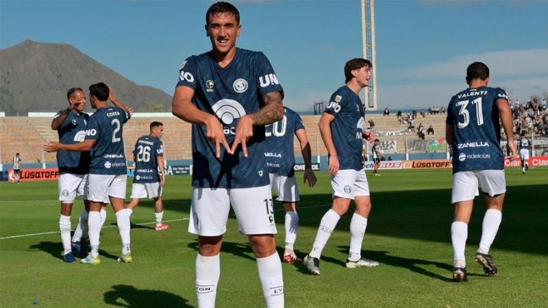 Independiente Rivadavia avanzó a 16vos.