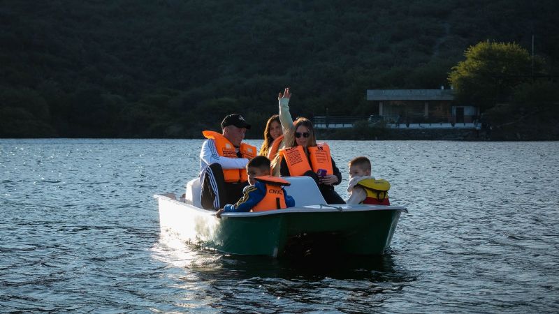 Finde XXL en el Dique El Jumeal: kayak, hidropedales y aire libre en plena ciudad