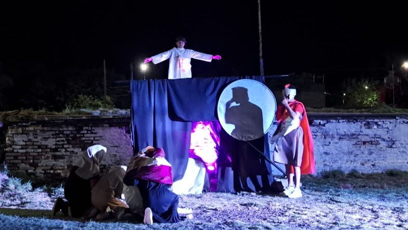 Emotivo Vía Crucis viviente en Recreo