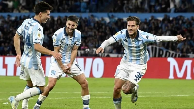 Racing venció al “Ferro” y está entre los ocho