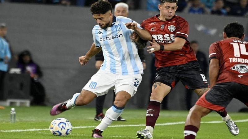 Racing venció al “Ferro” y está entre los ocho