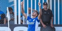 Lisandro Cabrera, autor del primer gol de la victoria del Decano ante el Albo.