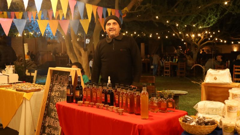 Feriantes conformes con las ventas de Semana Santa