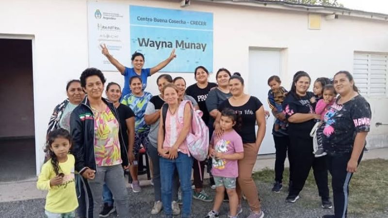 Una tarde mágica en el Centro Crecer: niños disfrutaron de una película y un delicioso chocolate