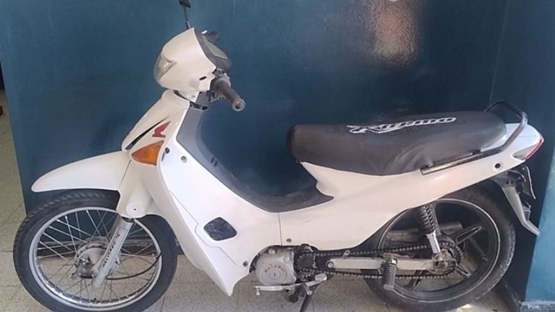 En un hospital secuestran una moto robada