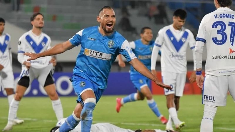 Vélez hizo todos los goles; pero perdió 2 a 1