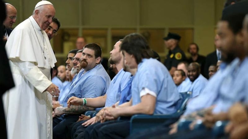 El Papa donó sus últimos 200.000 euros a una cárcel