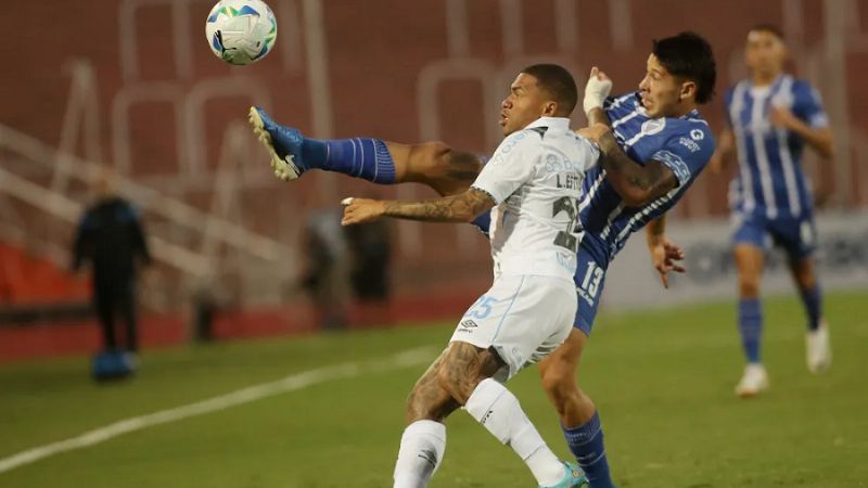 Godoy Cruz empató con Gremio y también “manda”