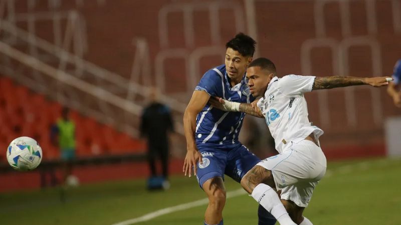 Godoy Cruz empató con Gremio y también “manda”