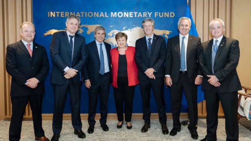 La mitad del FMI dudaba del préstamo a Argentina