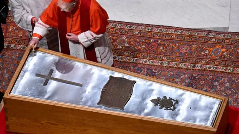 Cerraron el féretro del Papa Francisco