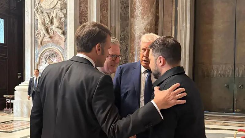 Trump y Zelensky se reunieron en el Vaticano
