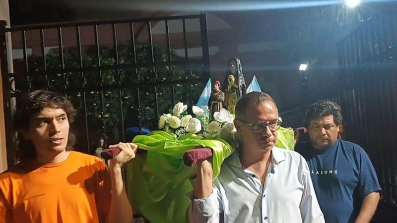 Los comunicadores  sociales hicieron su peregrinación