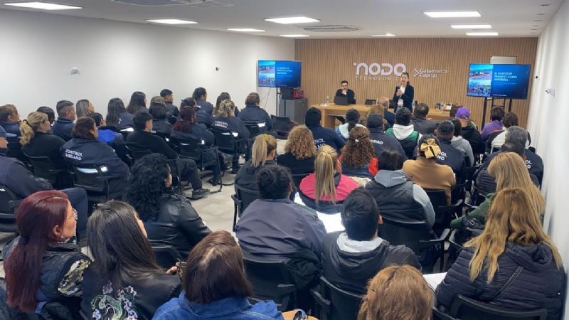 Agentes de tránsito se capacitaron para mejorar la atención al turista