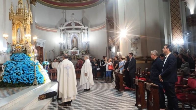 El Poder Ejecutivo provincial y municipal  rindió su homenaje a la Virgen