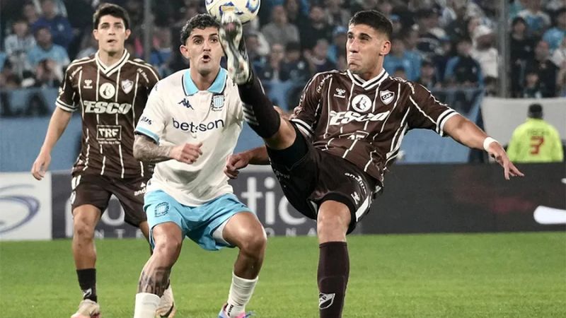 Primer batacazo; Platense eliminó a Racing