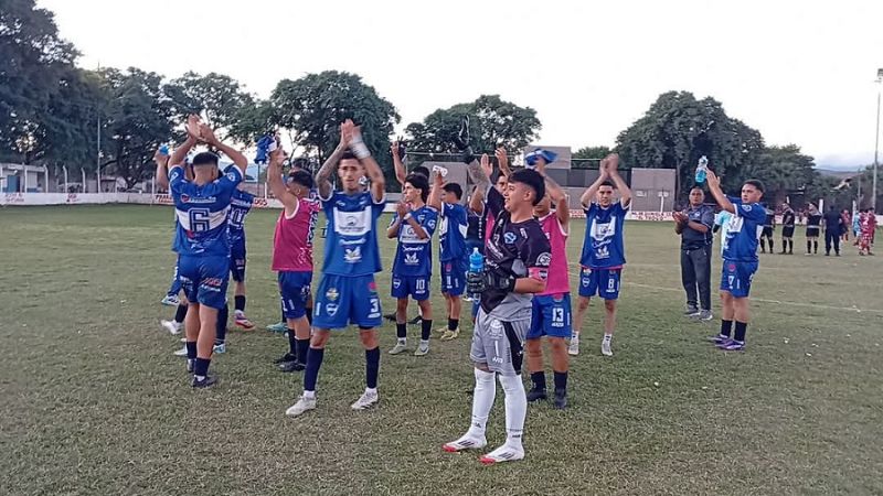 Sureños empató en La Merced, pero es único líder invicto