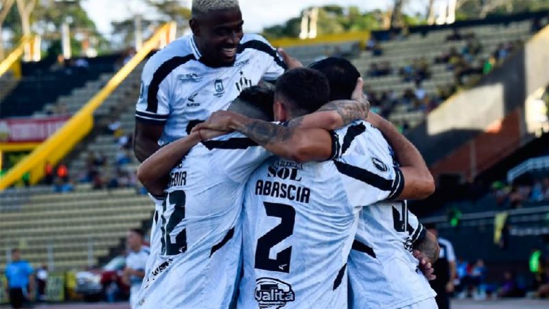Central Córdoba festejó ante Táchira y acaricia los 8vos.