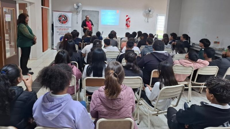 Charlas antidrogas en escuelas y medios para frenar el avance del consumo en Catamarca