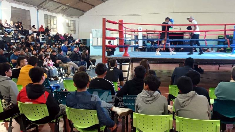 Locomotora Castro volvió a la tierra de su padre y desató una fiesta