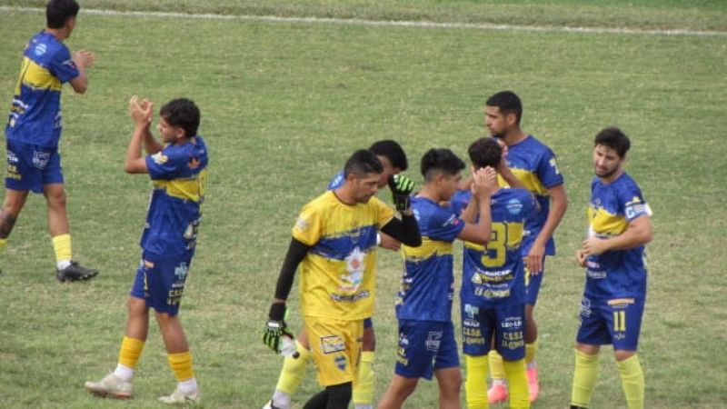 Social Rojas festejó y se acomoda en su zona