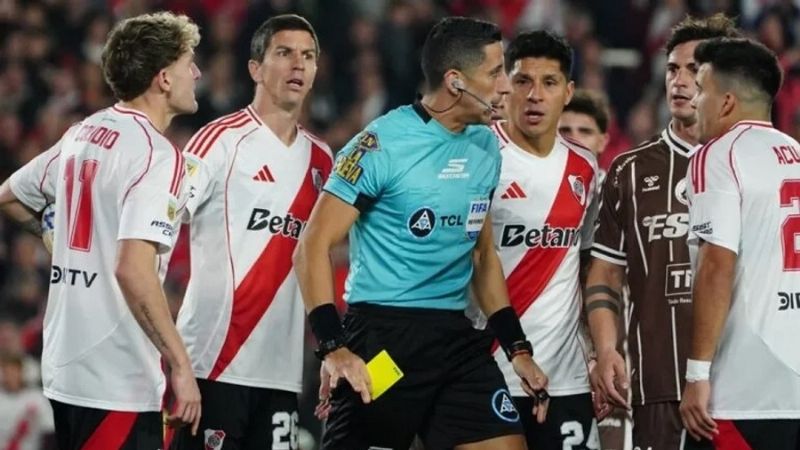 Falcón Pérez sería “parado” en el Apertura