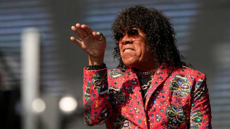 ¡BOMBAZO! La Mona Jiménez cerrará la Fiesta del Poncho