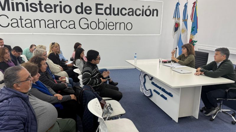 El gobierno decidió junto a los gremios docentes rectificar el Decreto 884